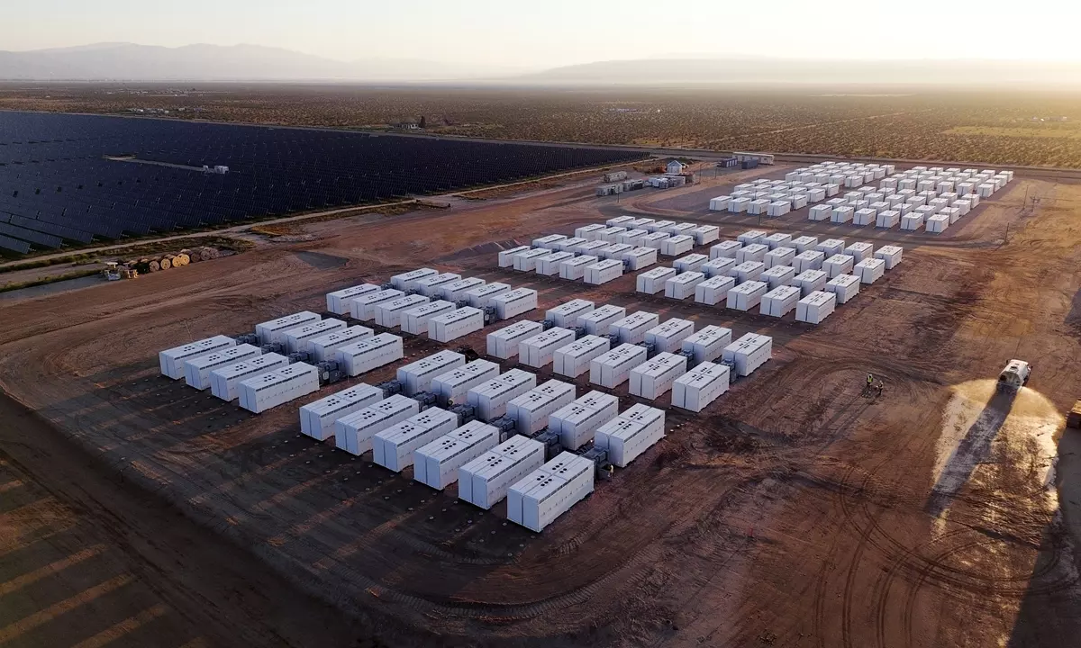 Tesla начнет строительство масштабного комплекса хранения энергии в Шанхае