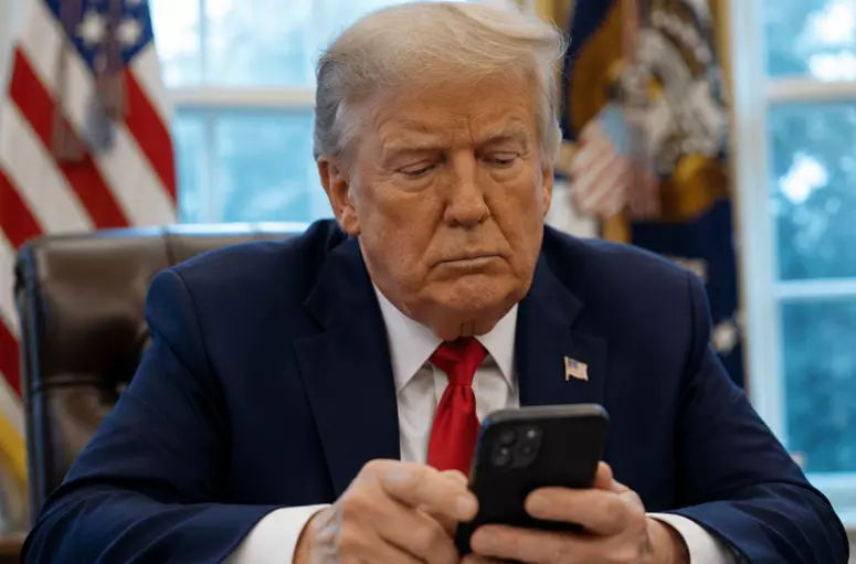 В США торговлю Трампа постами в соцсети назвали настоящим «бардаком»