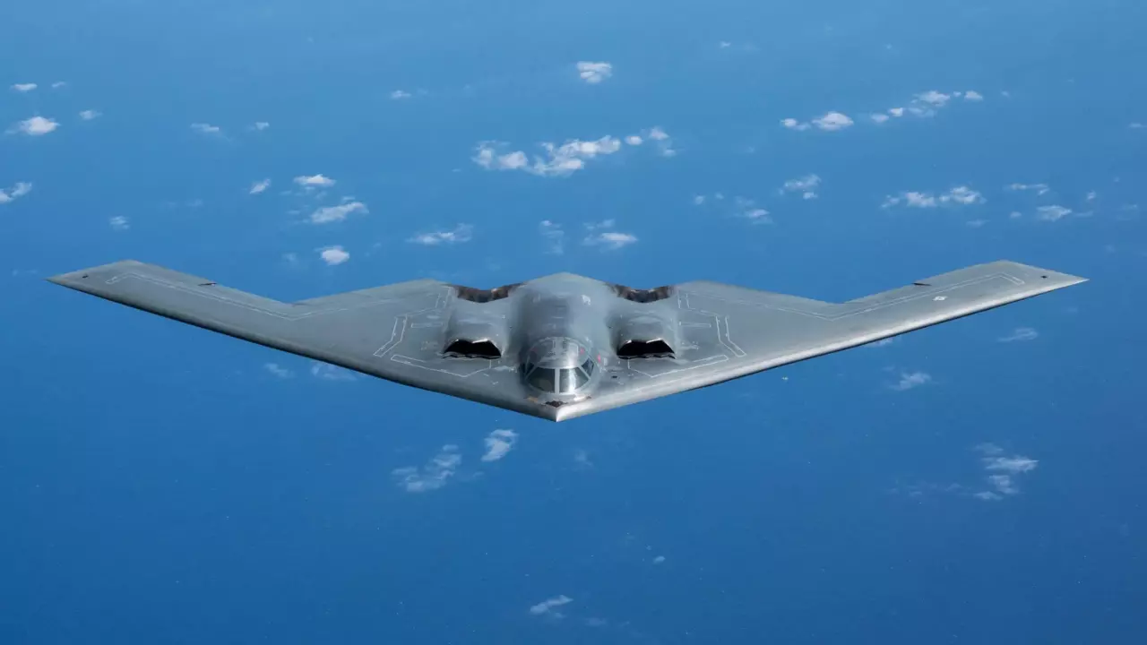 Удар США по Ирану: как бомбардировщики B-2 провели операцию «Midnight Hammer»