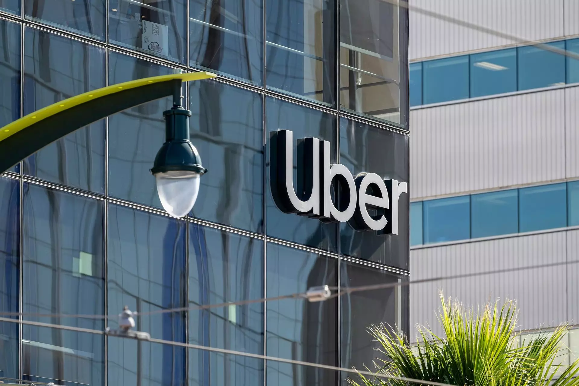 Uber и Pony.ai планируют вывести более 2000 роботакси на европейские дороги