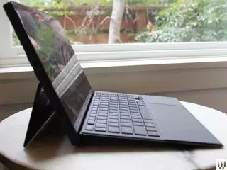 Microsoft Surface Pro 12 стал главным выбором среди компактных ноутбуков 2‑в‑1 WIRED